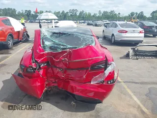 2021 Tesla Model S Plaid z VIN 5YJSA1E69MF439987, wystawiony jako IAAI lot #42496725 z przebiegiem 25 mil mil oraz . Historia ofert i sprzedaży dostępna na DreamBid. Obrazek 16.