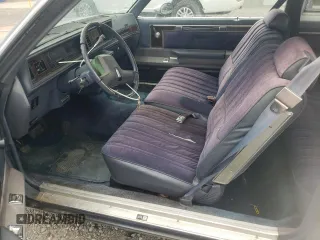 1983 Oldsmobile Cutlass Supreme z VIN 1G3AR47A1DM520447, wystawiony jako Copart lot #58216235 z przebiegiem 88 361 mil mil oraz Szkoda całkowita • Salvage title. Historia ofert i sprzedaży dostępna na DreamBid. Obrazek 7.