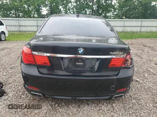 2011 BMW 7 Series 740Li z VIN WBAKB4C55BC574335, wystawiony jako Copart lot #59947785 z przebiegiem 106 366 mil mil oraz Szkoda całkowita • Salvage title. Historia ofert i sprzedaży dostępna na DreamBid. Obrazek 6.