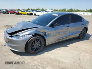 2025 Tesla Model 3 Long Range z VIN 5YJ3E1EB9SF937562, wystawiony jako Copart lot #54942975 z przebiegiem 1 856 mil mil oraz Szkoda całkowita • Salvage title. Historia ofert i sprzedaży dostępna na DreamBid. Obrazek 1.