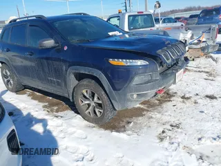 2014 Jeep Cherokee Trailhawk with VIN 1C4PJMBS8EW182259, listed as a IAAI auction lot 41309329 with 1 mi miles. Bid and sale history available at carsss.com. Image 1.