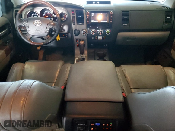 2010 Toyota Sequoia Platinum with VIN 5TDYY5G12AS029540, listed as a Copart auction lot 82955724 with 189,845 mi miles and Clean Title. Bid and sale history available at carsss.com. Image 8.
