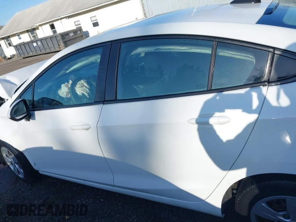2017 Chevrolet Cruze LS z VIN 1G1BC5SM1H7252008, wystawiony jako IAAI lot #41880627 z przebiegiem 104 693 mil mil oraz . Historia ofert i sprzedaży dostępna na DreamBid. Obrazek 13.