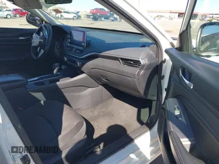2019 Nissan Altima S with VIN 1N4BL4BV0KC217944, listed as a IAAI auction lot 41554185 with 121,514 mi miles and . Bid and sale history available at DreamBid. Image 5.