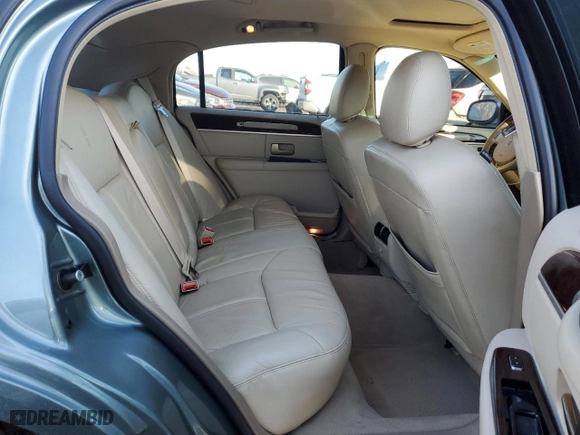 2006 Lincoln Town Car Signature Limited with VIN 1LNHM82VX6Y616177, listed as a Copart auction lot 44351915 with 92,583 mi miles and Clean Title. Bid and sale history available at carsss.com. Image 10.