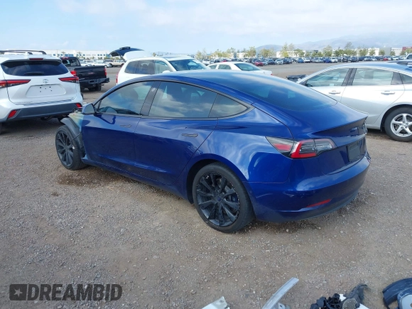 2020 Tesla Model 3 Standard Range Plus z VIN 5YJ3E1EA5LF708885, wystawiony jako IAAI lot #42172952 z przebiegiem 58 882 mil mil oraz . Historia ofert i sprzedaży dostępna na DreamBid. Obrazek 3.