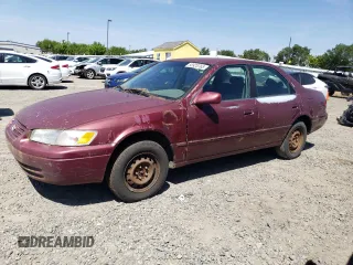 1998 Toyota Camry LE z VIN JT2BG22K3W0203884, wystawiony jako Copart lot #53925765 z przebiegiem 286 494 mil mil oraz Czysty tytuł • Clean title. Historia ofert i sprzedaży dostępna na DreamBid. Obrazek 1.