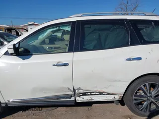 2018 Nissan Pathfinder SV with VIN 5N1DR2MN8JC618011, listed as a IAAI auction lot 41482884 with 113,915 mi miles. Bid and sale history available at carsss.com. Image 6.