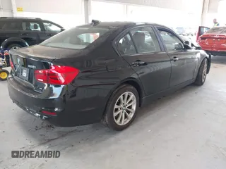 2016 BMW 3 Series 320i z VIN WBA8A9C50GK616434, wystawiony jako IAAI lot #42342037 z przebiegiem 198 579 mil mil oraz . Historia ofert i sprzedaży dostępna na DreamBid. Obrazek 4.