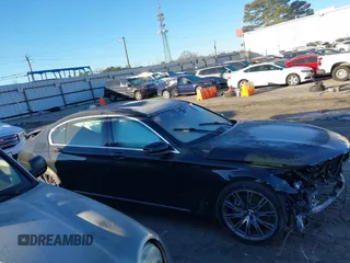 2016 BMW 7 Series 740i z VIN WBA7E2C55GG548125, wystawiony jako IAAI lot #41351277 z przebiegiem Nie podano mil oraz . Historia ofert i sprzedaży dostępna na DreamBid. Obrazek 12.