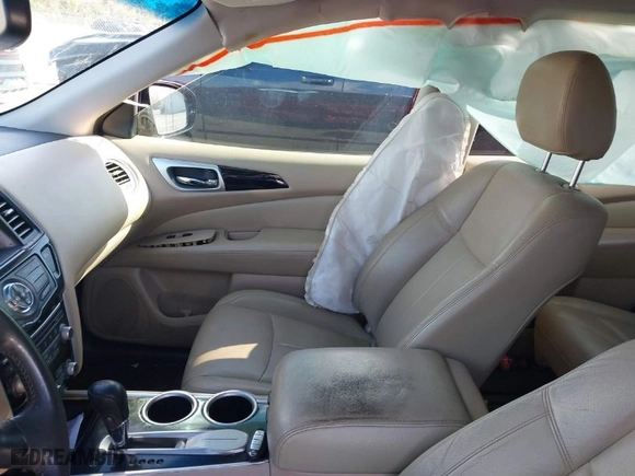 2016 Nissan Pathfinder S with VIN 5N1AR2MN7GC600949, listed as a IAAI auction lot 41261906 with 173,787 mi miles. Bid and sale history available at carsss.com. Image 5.