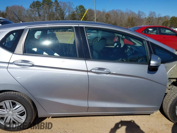2018 Honda Fit LX with VIN 3HGGK5H43JM735424, listed as a IAAI auction lot 41381399 with 105,044 mi miles. Bid and sale history available at carsss.com. Image 13.
