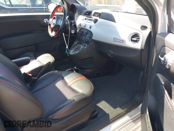 2014 FIAT 500e z VIN 3C3CFFGE8ET175918, wystawiony jako IAAI lot #42226000 z przebiegiem 31 656 mil mil oraz . Historia ofert i sprzedaży dostępna na DreamBid. Obrazek 5.