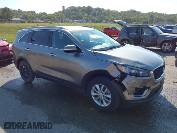 2016 Kia Sorento LX with VIN 5XYPG4A3XGG120676, listed as a IAAI auction lot 40568581 with 179,418 mi miles. Bid and sale history available at carsss.com. Image 1.