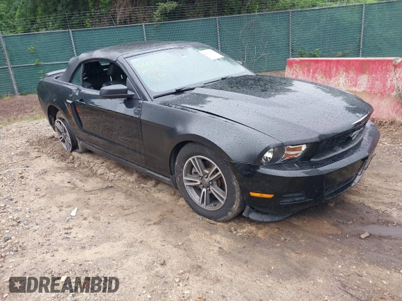 2011 Ford Mustang V6 z VIN 1ZVBP8EM7B5139351, wystawiony jako IAAI lot #42471805 z przebiegiem 80 513 mil mil oraz . Historia ofert i sprzedaży dostępna na DreamBid. Obrazek 1.