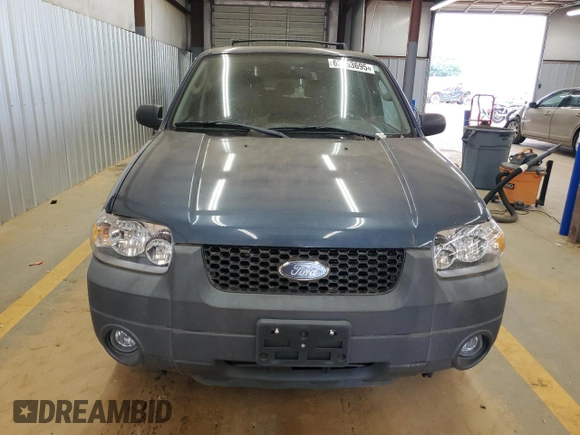 2005 Ford Escape XLT with VIN 1FMCU93155DA27040, listed as a Copart auction lot 62453695 with 167,856 mi miles and Clean title. Bid and sale history available at DreamBid. Image 5.