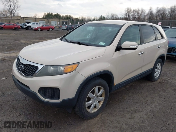 2011 Kia Sorento LX with VIN 5XYKT3A11BG048614, listed as a IAAI auction lot 41866733 with 221,612 mi miles. Bid and sale history available at carsss.com. Image 2.