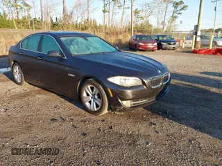 2013 BMW 5 Series 528i with VIN WBAXG5C56DDY31724, listed as a IAAI auction lot 41530179 with 117,876 mi miles and . Bid and sale history available at carsss.com. Image 1.
