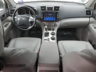 2011 Toyota Highlander z VIN 5TDBK3EH9BS044906, wystawiony jako Copart lot #48468655 z przebiegiem 206 907 mil mil oraz Czysty tytuł • Clean title. Historia ofert i sprzedaży dostępna na DreamBid. Obrazek 8.