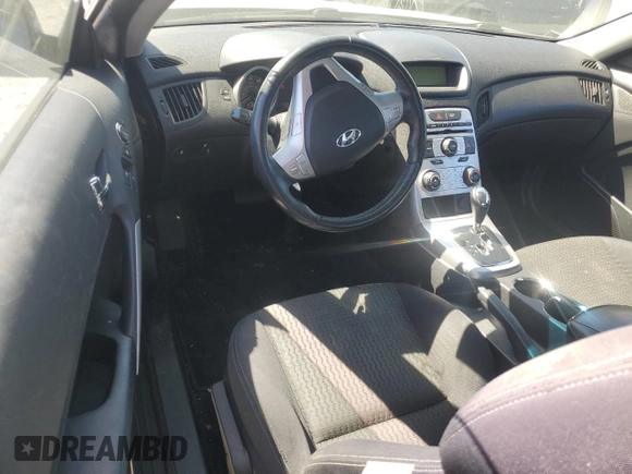 2010 Hyundai Genesis Coupe z VIN KMHHT6KD1AU028439, wystawiony jako Copart lot #50061765 z przebiegiem 157 006 mil mil oraz Szkoda całkowita • Salvage title. Historia ofert i sprzedaży dostępna na DreamBid. Obrazek 8.