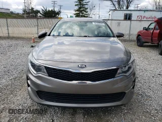 2016 Kia Optima LX z VIN 5XXGT4L34GG098901, wystawiony jako Copart lot #54388685 z przebiegiem 136 223 mil mil oraz Szkoda całkowita • Salvage title. Historia ofert i sprzedaży dostępna na DreamBid. Obrazek 5.