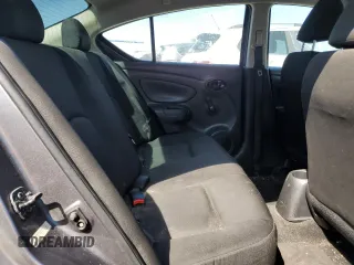 2019 Nissan Versa SV z VIN 3N1CN7AP9KL832688, wystawiony jako Copart lot #50632185 z przebiegiem 79 516 mil mil oraz Szkoda całkowita • Salvage title. Historia ofert i sprzedaży dostępna na DreamBid. Obrazek 10.
