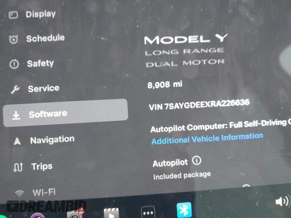 2024 Tesla Model Y Long Range z VIN 7SAYGDEEXRA226636, wystawiony jako IAAI lot #41622144 z przebiegiem 8 908 mil mil oraz . Historia ofert i sprzedaży dostępna na DreamBid. Obrazek 15.
