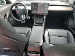 2019 Tesla Model 3 Mid Range z VIN 5YJ3E1EA8KF297299, wystawiony jako Copart lot #47935394 z przebiegiem 117 644 mil mil oraz Szkoda całkowita • Salvage title. Historia ofert i sprzedaży dostępna na DreamBid. Obrazek 8.