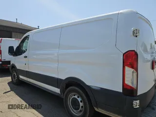 2016 Ford Transit Cargo z VIN 1FTYE1YM4GKB13059, wystawiony jako IAAI lot #42626529 z przebiegiem 260 756 mil mil oraz . Historia ofert i sprzedaży dostępna na DreamBid. Obrazek 11.