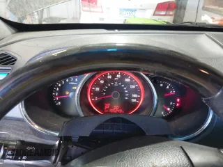 2012 Kia Sorento SX with VIN 5XYKW4A2XCG209369, listed as a IAAI auction lot 41693091 with 195,249 mi miles. Bid and sale history available at carsss.com. Image 7.
