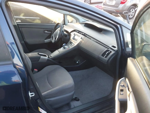 2015 Toyota Prius Four with VIN JTDKN3DUXF1998475, listed as a IAAI auction lot 41848450 with 176,229 mi miles. Bid and sale history available at carsss.com. Image 5.