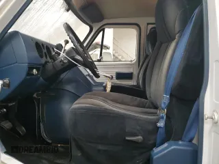 1989 Chevrolet Chevy Van z VIN 1GCEG25HXK7137386, wystawiony jako Copart lot #85850684 z przebiegiem Nie podano mil oraz Czysty tytuł • Clean title. Historia ofert i sprzedaży dostępna na DreamBid. Obrazek 7.