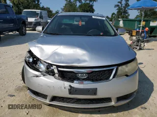 2013 Kia Forte LX with VIN KNAFT4A25D5662199, listed as a Copart auction lot 76251194 with 194,920 mi miles and Non Repairable. Bid and sale history available at carsss.com. Image 5.
