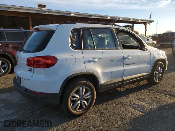 2016 Volkswagen Tiguan SE with VIN WVGBV7AX0GW528462, listed as a Copart auction lot 49254155 with 97,202 mi miles and Salvage Title. Bid and sale history available at DreamBid. Image 3.