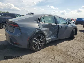 2024 Toyota Prius LE z VIN JTDADABU4R3021525, wystawiony jako Copart lot #61652045 z przebiegiem 2 120 mil mil oraz Szkoda całkowita • Salvage title. Historia ofert i sprzedaży dostępna na DreamBid. Obrazek 3.