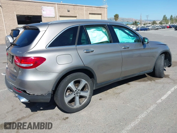2019 Mercedes-Benz GLC 300 z VIN WDC0G4KB9KF606523, wystawiony jako IAAI lot #42301376 z przebiegiem 61 961 mil mil oraz . Historia ofert i sprzedaży dostępna na DreamBid. Obrazek 4.