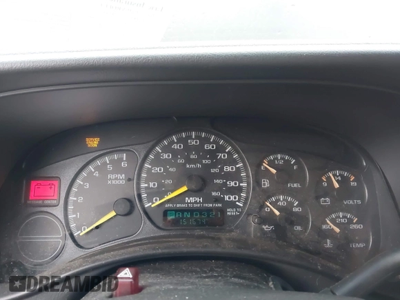 2000 Chevrolet Suburban LT with VIN 3GNFK16T1YG197268, listed as a IAAI auction lot 42026756 with 151,674 mi miles. Bid and sale history available at carsss.com. Image 7.