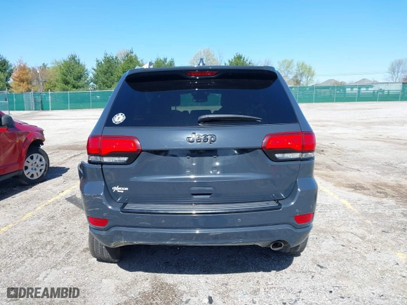 2018 Jeep Grand Cherokee Laredo E with VIN 1C4RJFAG2JC420927, listed as a IAAI auction lot 41962579 with 90,898 mi miles. Bid and sale history available at carsss.com. Image 17.