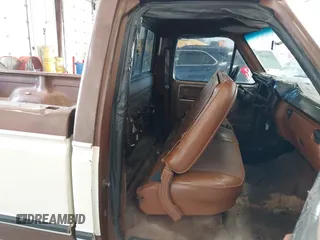 1981 Ford F-150 с VIN 1FTDF15F3BUA40006, выставлен на аукционе IAAI как лот 42456045 с пробегом 53 417 миль миль и . История ставок и продаж доступна на DreamBid. Изображение 8.