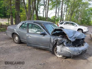 1999 Ford Crown Victoria LX с VIN 2FAFP74W7XX117573, выставлен на аукционе IAAI как лот 42176334 с пробегом 96 494 миль миль и . История ставок и продаж доступна на DreamBid. Изображение 1.