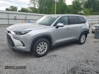 2024 Toyota Highlander XLE z VIN 5TDAAAA57RS019012, wystawiony jako Copart lot #52750335 z przebiegiem 3 792 mil mil oraz Szkoda całkowita • Salvage title. Historia ofert i sprzedaży dostępna na DreamBid. Obrazek 1.