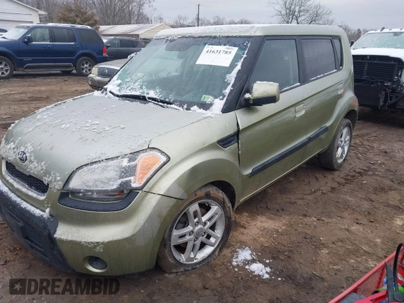2010 Kia Soul + with VIN KNDJT2A2XA7172245, listed as a IAAI auction lot 41631785 with 1 mi miles. Bid and sale history available at carsss.com. Image 2.