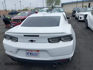 2023 Chevrolet Camaro 2LT z VIN 1G1FD1RS1P0132244, wystawiony jako IAAI lot #42110410 z przebiegiem 39 031 mil mil oraz . Historia ofert i sprzedaży dostępna na DreamBid. Obrazek 17.