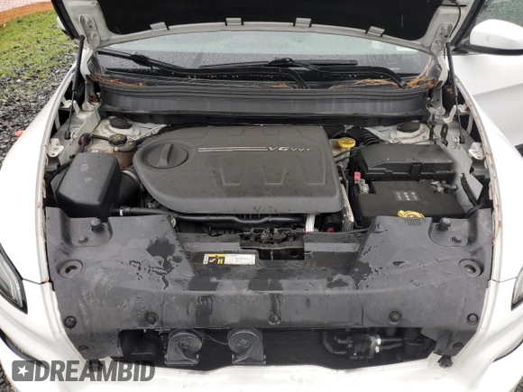 2015 Jeep Cherokee Latitude z VIN 1C4PJMCSXFW739396, wystawiony jako Copart lot #56282915 z przebiegiem 114 309 mil mil oraz Szkoda całkowita • Salvage title. Historia ofert i sprzedaży dostępna na DreamBid. Obrazek 12.