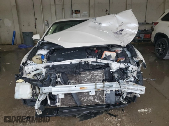 2013 Lincoln MKZ with VIN 3LN6L2GK4DR828638, listed as a Copart auction lot 55930395 with 125,924 mi miles and Salvage title. Bid and sale history available at DreamBid. Image 5.