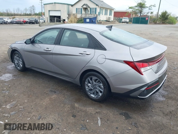 2024 Hyundai Elantra SEL with VIN KMHLM4DG0RU664025, listed as a IAAI auction lot 41955802 with 38,820 mi miles. Bid and sale history available at carsss.com. Image 3.