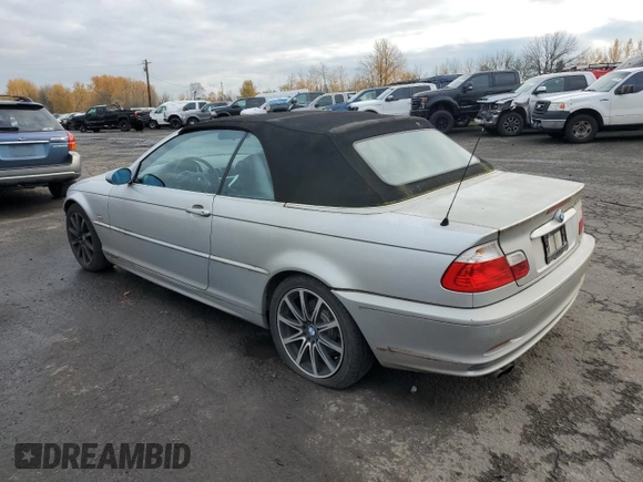 2002 BMW 3 Series 325Ci with VIN WBABS33422PG83381, listed as a Copart auction lot 82643754 with 114,694 mi miles and Salvage Title. Bid and sale history available at carsss.com. Image 2.
