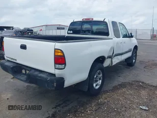 2001 Toyota Tundra SR5 with VIN 5TBRN34161S216827, listed as a IAAI auction lot 41942730 with 204,185 mi miles and . Bid and sale history available at DreamBid. Image 4.