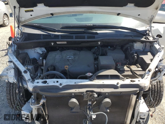 2020 Toyota Sienna XLE Auto Access Seat with VIN 5TDYZ3DC5LS077219, listed as a Copart auction lot 58377395 with 104,517 mi miles and Salvage title. Bid and sale history available at DreamBid. Image 12.