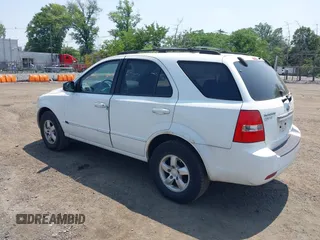2007 Kia Sorento LX z VIN KNDJC736775722258, wystawiony jako IAAI lot #42409147 z przebiegiem 130 863 mil mil oraz . Historia ofert i sprzedaży dostępna na DreamBid. Obrazek 6.